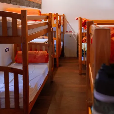 Barrika Hostel *